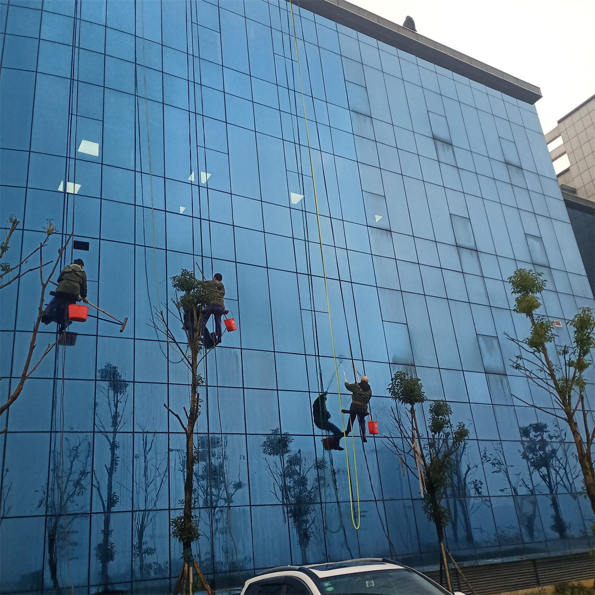 第一人民医院东院外墙清洗