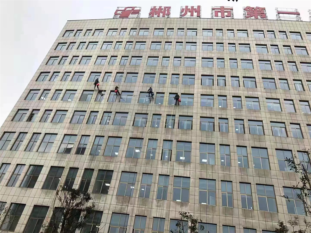 第一人民医院中心医院外墙清洗